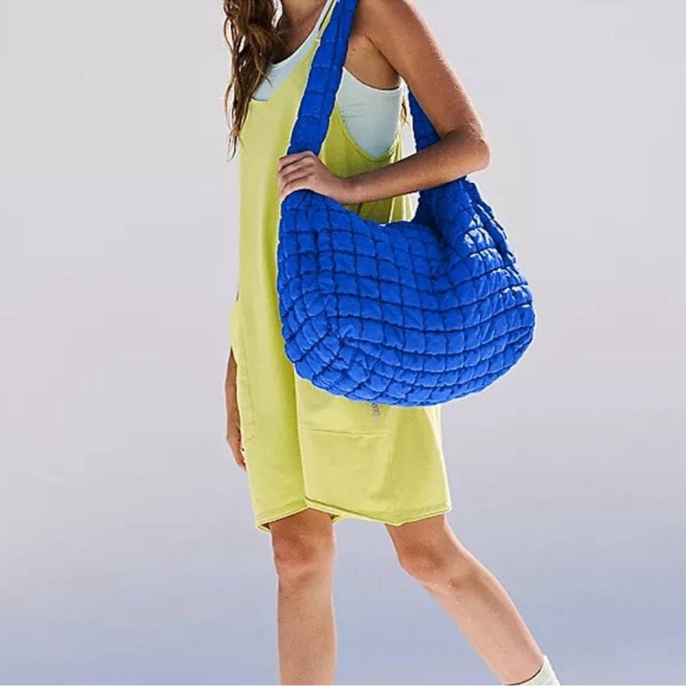 Viral Puffer Bag | Quilted Carryall | Bright Blue